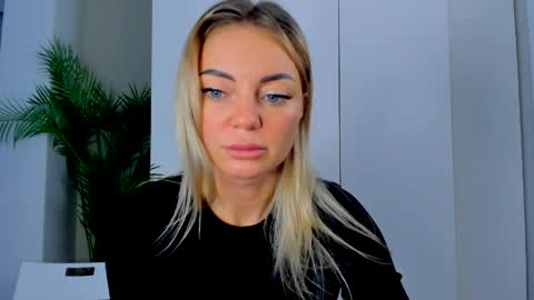 Adriana online show from April 5, 6:23 am