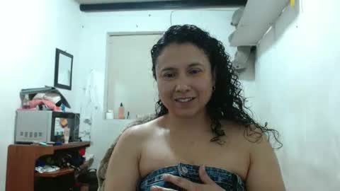 Adriana Tellez online show from October 25, 6:04 pm