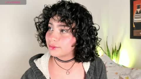 adrianny online show from April 19, 6:46 am