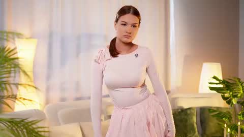 Hi Im Eva online show from June 26, 11:33 am