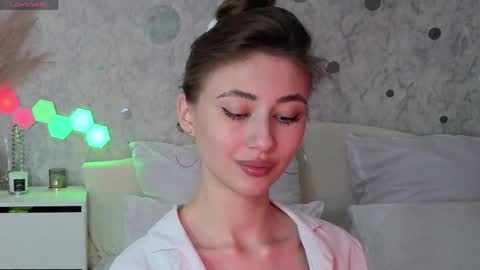 AffiinaLovsx online show from April 11, 7:45 am