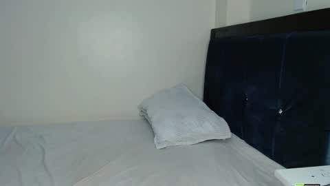 Snapshot of africas_booty842808 chatting on October 15, 1:30 am Mia online show from October 15, 1:30 am