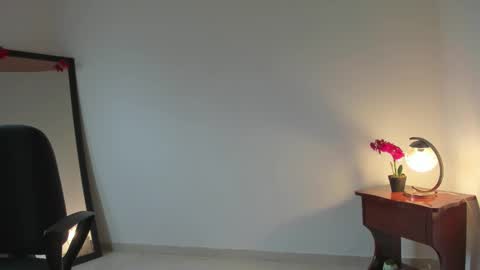 Lorena online show from February 16, 2:06 pm