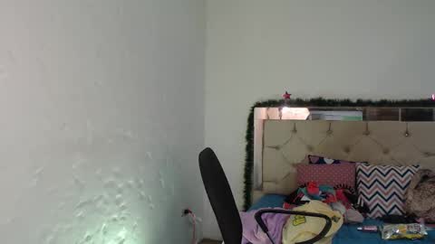 Sara online show from December 9, 3:22 pm