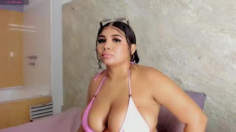 Afrodita Ross online show from May 31, 12:44 pm