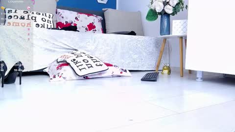 Amalia online show from December 4, 5:03 pm