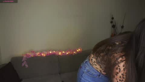 Lana  1800 - 0330 UTC   Mia 0700- 1630 UTC online show from April 7, 6:15 am