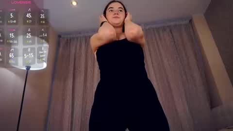 Lana  1800 - 0330 UTC   Mia 0700- 1630 UTC online show from October 21, 6:39 am