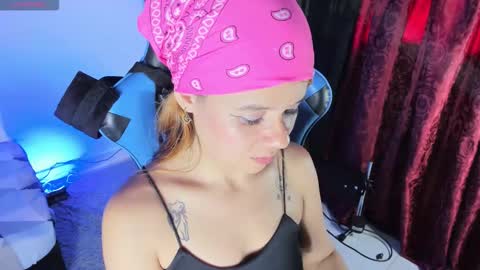 agatha_walter_ online show from October 22, 6:57 pm