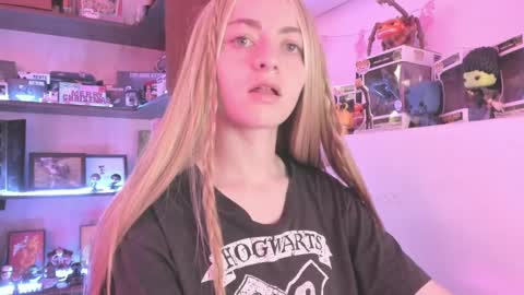 Snapshot of agathaa_ks_ chatting on January 9, 7:08 pm Camila 2 online show from January 9, 7:08 pm