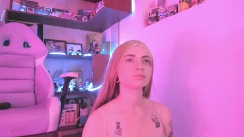 Snapshot of agathaa_ks_ chatting on January 17, 8:11 pm Camila 2 online show from January 17, 8:11 pm