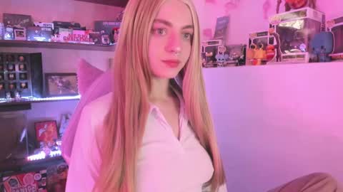 Snapshot of agathaa_ks_ chatting on January 14, 7:21 pm Camila 2 online show from January 14, 7:21 pm