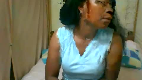 AichaDominix online show from August 5, 7:15 am
