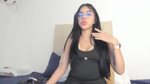 Ainoa  online show from October 9, 8:24 pm