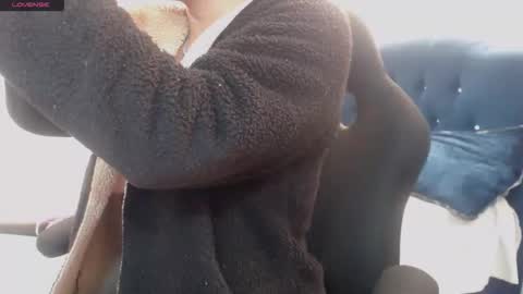 aisha_french online show from February 13, 9:22 am