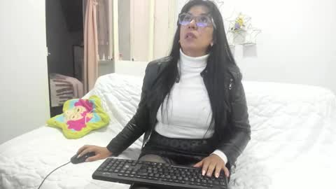 Katie   online show from February 16, 4:07 pm