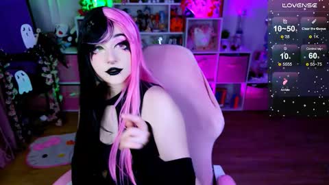 Aki online show from November 15, 7:04 pm