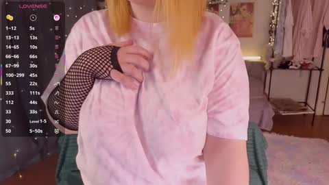 Aki online show from February 25, 9:24 pm