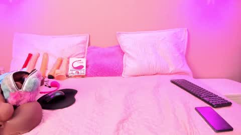 Alahia  online show from January 25, 12:08 pm