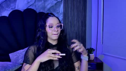 alahyapalmer_ online show from September 20, 7:06 am