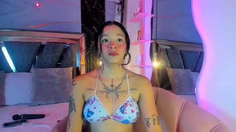 alahyapalmer_ online show from November 8, 9:47 am