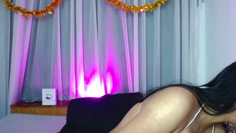 Alaia online show from December 31, 4:06 am