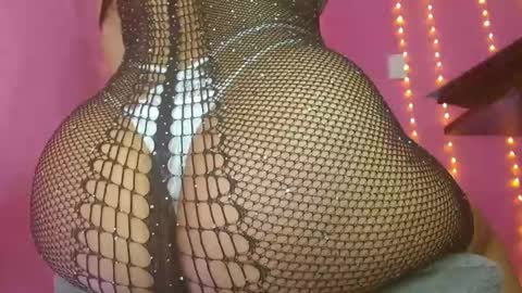 Snapshot of alaiia_rosse chatting on January 3, 11:33 pm  Alaiia  online show from January 3, 11:33 pm