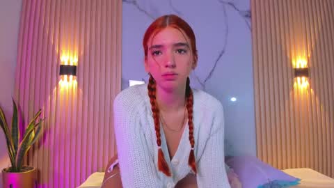 A L A N A  online show from October 15, 1:36 pm