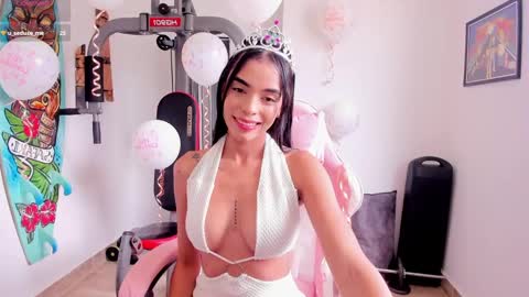Alana online show from October 7, 1:26 pm