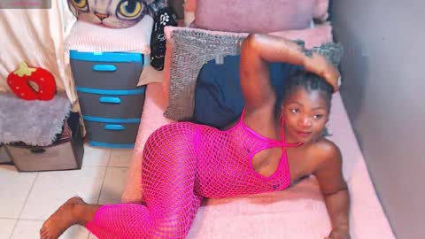 Alanalaurent15 online show from April 7, 2:13 am