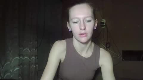 Snapshot of alane26 chatting on February 23, 8:18 pm Elisa online show from February 23, 8:18 pm