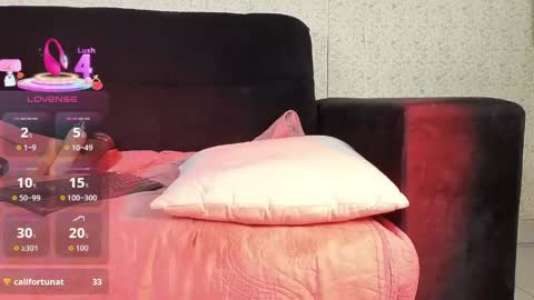 alanna_jones23_aws online show from April 15, 6:52 pm