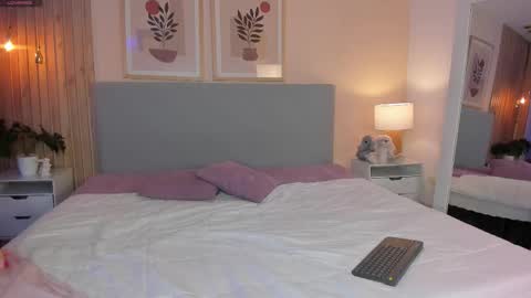 Alanna Cute Russell online show from March 28, 8:19 pm