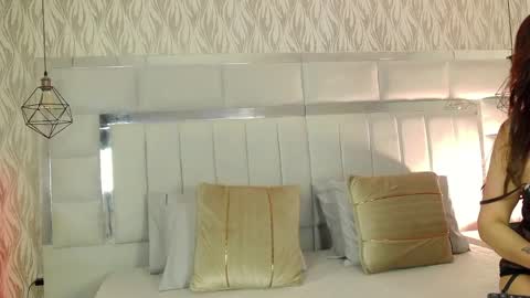 Alaya Noir  online show from April 18, 1:46 pm