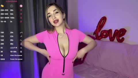 Viktoria online show from April 5, 5:45 pm