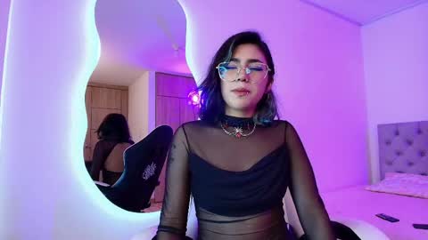 A L E J A  online show from May 22, 1:53 pm
