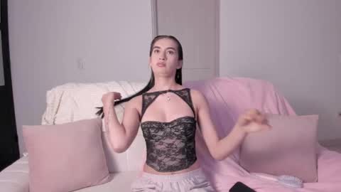 alejandraaa_ online show from February 24, 3:05 am