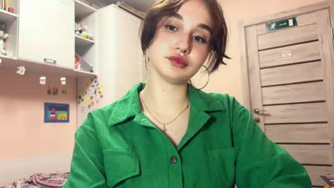 Nora online show from April 4, 5:01 pm