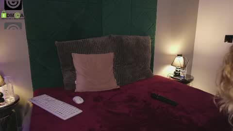 alessia_quinn online show from July 22, 4:24 am