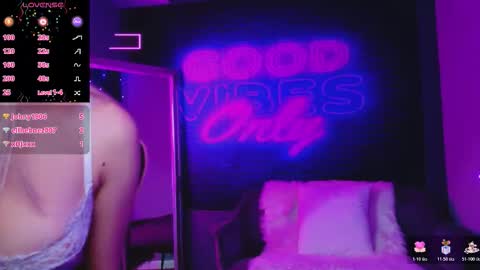 alessiacroft online show from November 30, 6:06 am