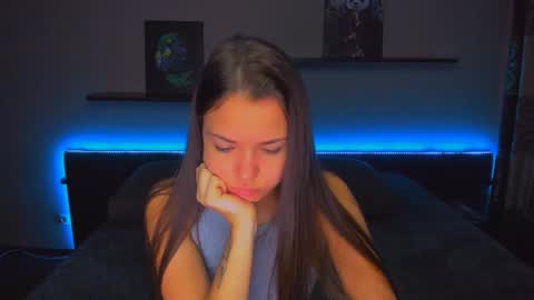 Snapshot of alexabarkley chatting on October 21, 12:14 am angel online show from October 21, 12:14 am