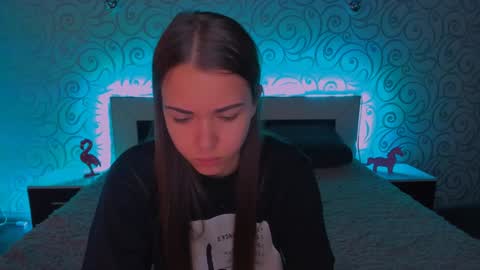 Snapshot of alexabarkley chatting on December 20, 3:14 am angel online show from December 20, 3:14 am