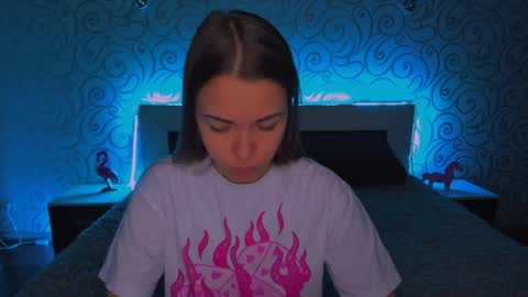 Snapshot of alexabarkley chatting on December 3, 3:18 am angel online show from December 3, 3:18 am