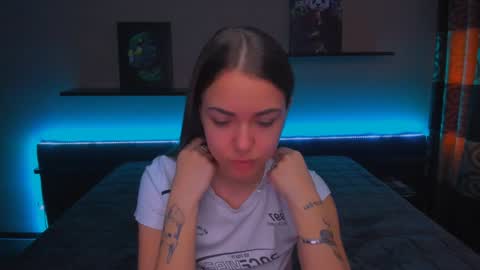 Snapshot of alexabarkley chatting on January 28, 3:15 am angel online show from January 28, 3:15 am