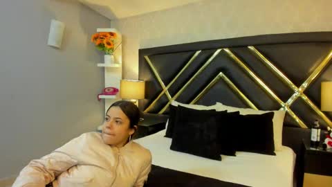 AlexiahCollins online show from February 16, 3:47 am