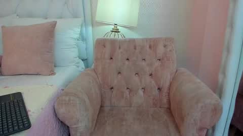 AlexiahCollins online show from February 18, 6:49 pm