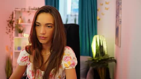 Snapshot of alexis_luv_ chatting on October 8, 1:15 pm Alexis online show from October 8, 1:15 pm
