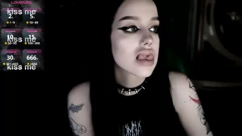 Snapshot of alexx_succubus chatting on March 9, 6:32 pm Alexx Succubus online show from March 9, 6:32 pm