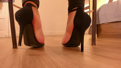 aleya_black online show from June 5, 3:21 am