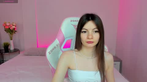 alic_black online show from February 17, 12:43 am